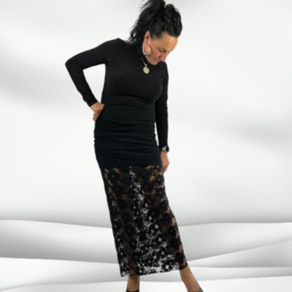 BLACK LACE SKIRT